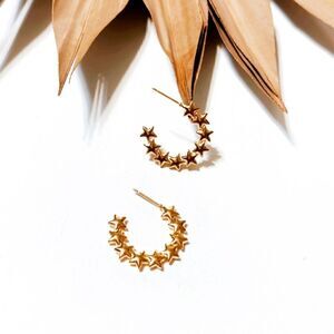 Gold star hoop earrings S484